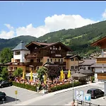 Lorenzoni, Cafe Konditorei Helmut Lorenzoni * Kirchberg in Tirol