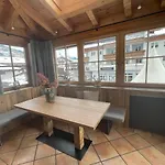 Lorenzoni, Cafe Konditorei Helmut Lorenzoni Apartment *
