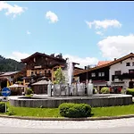 Lorenzoni, Cafe Konditorei Helmut Lorenzoni Apartment Kirchberg in Tirol