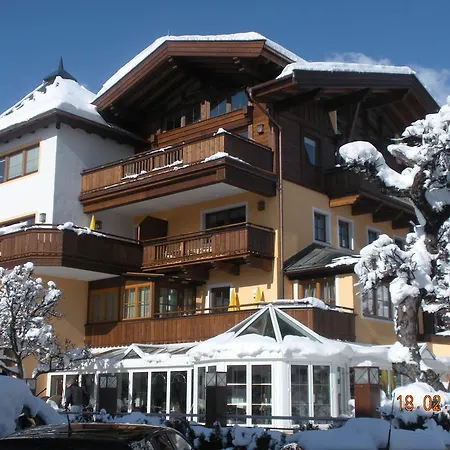 Lorenzoni, Cafe Konditorei Helmut Lorenzoni Kirchberg in Tirol