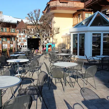 Lorenzoni, Cafe Konditorei Helmut Lorenzoni Апартаменты Кирхберг