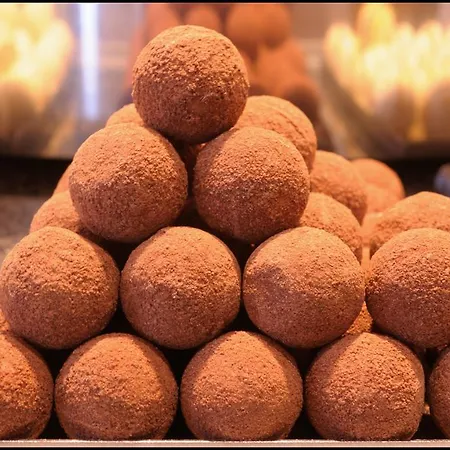 Lorenzoni, Cafe Konditorei Helmut Lorenzoni Апартаменты Кирхберг