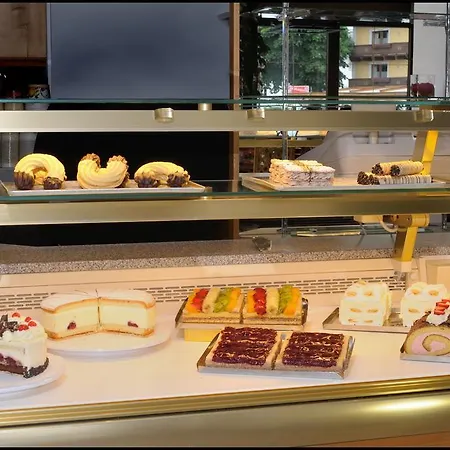 Lorenzoni, Cafe Konditorei Helmut Lorenzoni *