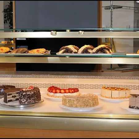 Lorenzoni, Cafe Konditorei Helmut Lorenzoni