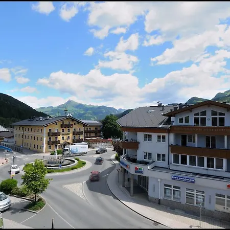 Апартаменты Lorenzoni, Cafe Konditorei Helmut Lorenzoni