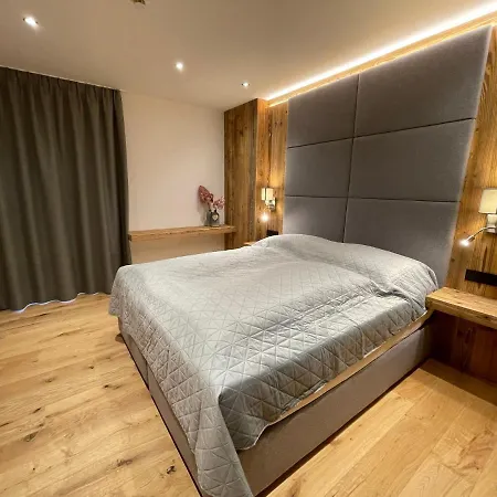 Lorenzoni, Cafe Konditorei Helmut Lorenzoni *