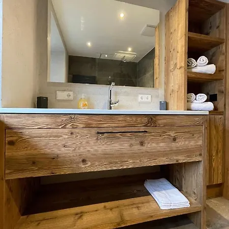 Lorenzoni, Cafe Konditorei Helmut Lorenzoni Апартаменты Кирхберг