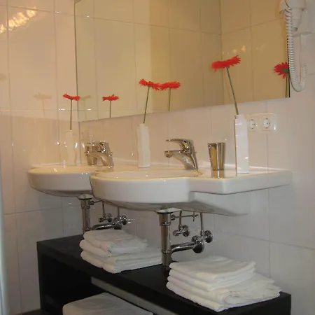 Апартаменты Lorenzoni, Cafe Konditorei Helmut Lorenzoni Кирхберг