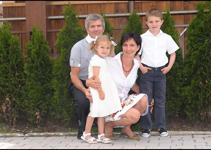 Lorenzoni, Cafe Konditorei Helmut Lorenzoni Apartment