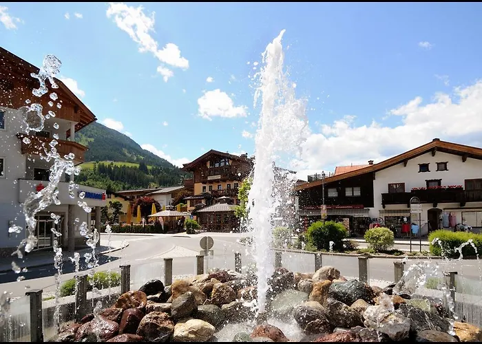 Lorenzoni, Cafe Konditorei Helmut Lorenzoni Apartment *