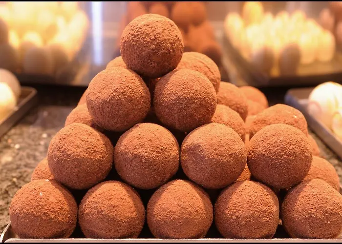 Lorenzoni, Cafe Konditorei Helmut Lorenzoni Apartment Kirchberg in Tirol