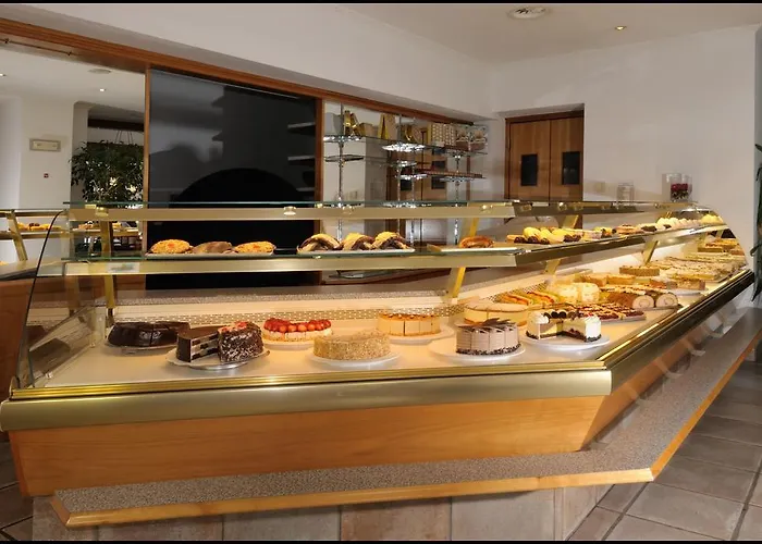 Lorenzoni, Cafe Konditorei Helmut Lorenzoni Lägenhet *