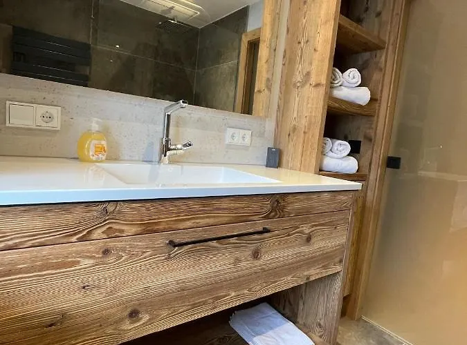 Apartment Lorenzoni, Cafe Konditorei Helmut Lorenzoni *