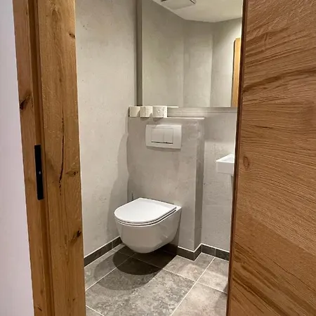 Apartament Lorenzoni, Cafe Konditorei Helmut Lorenzoni Kirchberg in Tirol