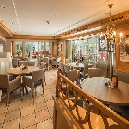 Lorenzoni, Cafe Konditorei Helmut Lorenzoni Apartment Kirchberg in Tirol