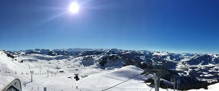 Lorenzoni, Cafe Konditorei Helmut Lorenzoni Apartment