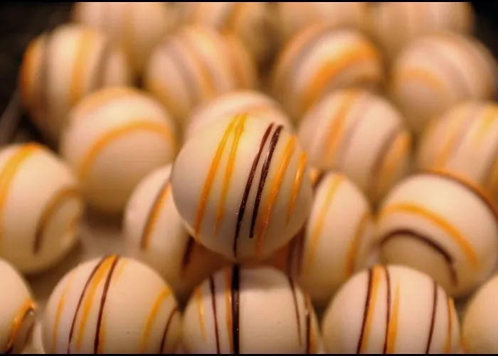 Apartment Lorenzoni, Cafe Konditorei Helmut Lorenzoni *