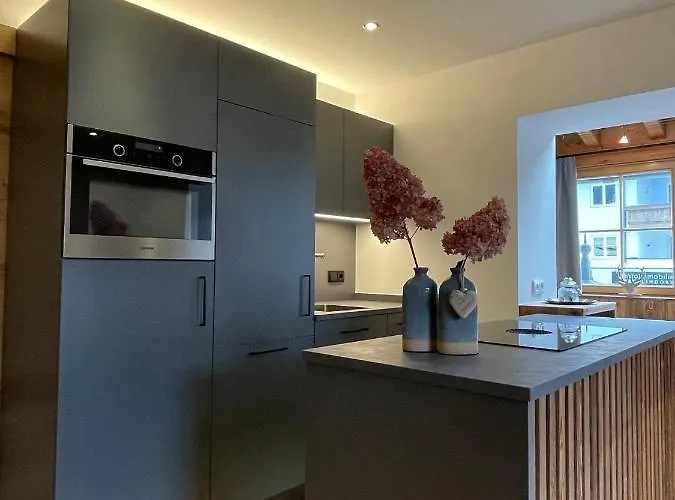 Apartment Lorenzoni, Cafe Konditorei Helmut Lorenzoni *